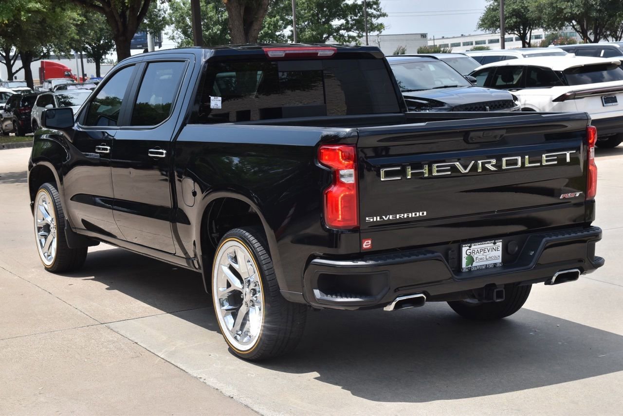 Used 2025 Chevrolet Silverado 1500 RST w/ Convenience Package II AWD/4WD image 10
