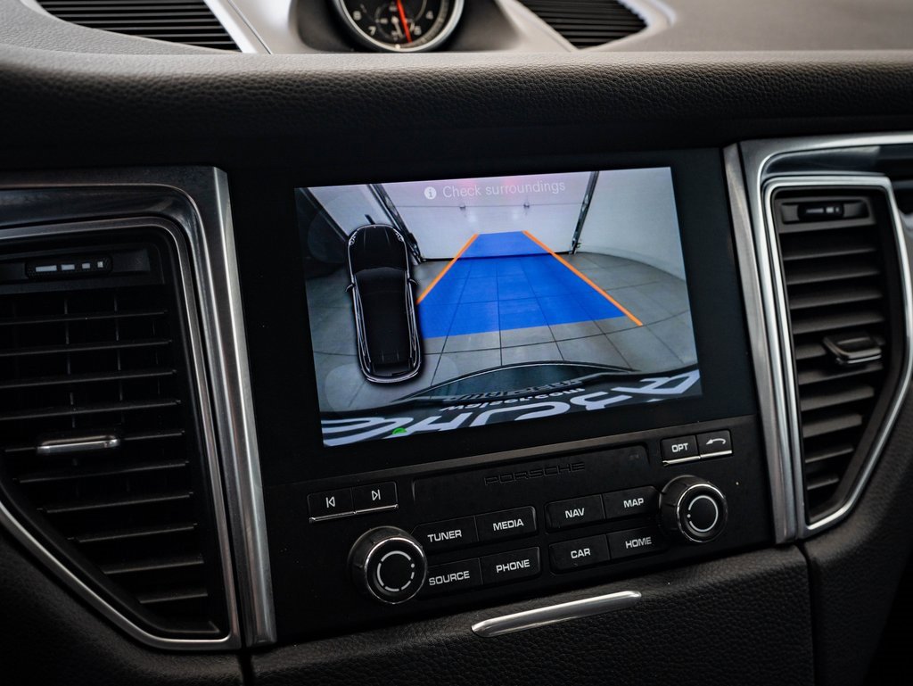Certified 2018 Porsche Macan image 36