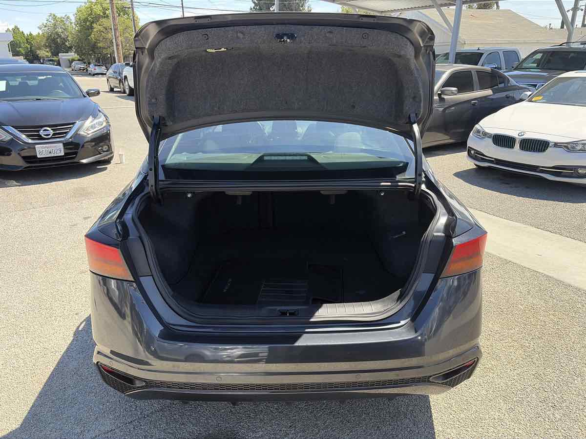 Used 2021 Nissan Altima 2.5 SV FWD image 17