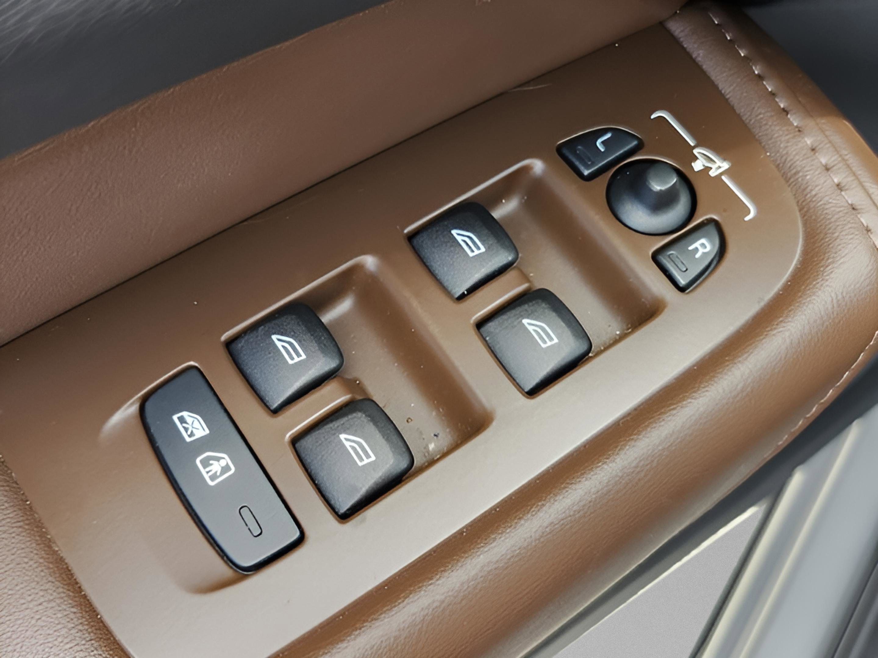 Used 2022 Volvo XC60 B5 Inscription w/ Advanced Package image 23