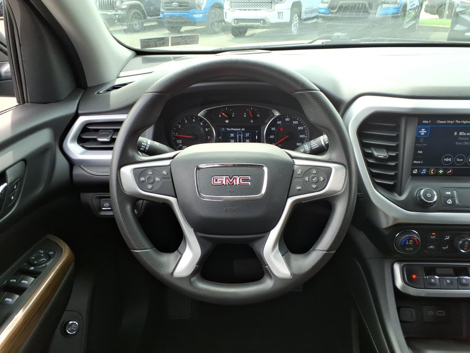 Used 2023 GMC Acadia SLE w/ Driver Convenience Package AWD/4WD image 23