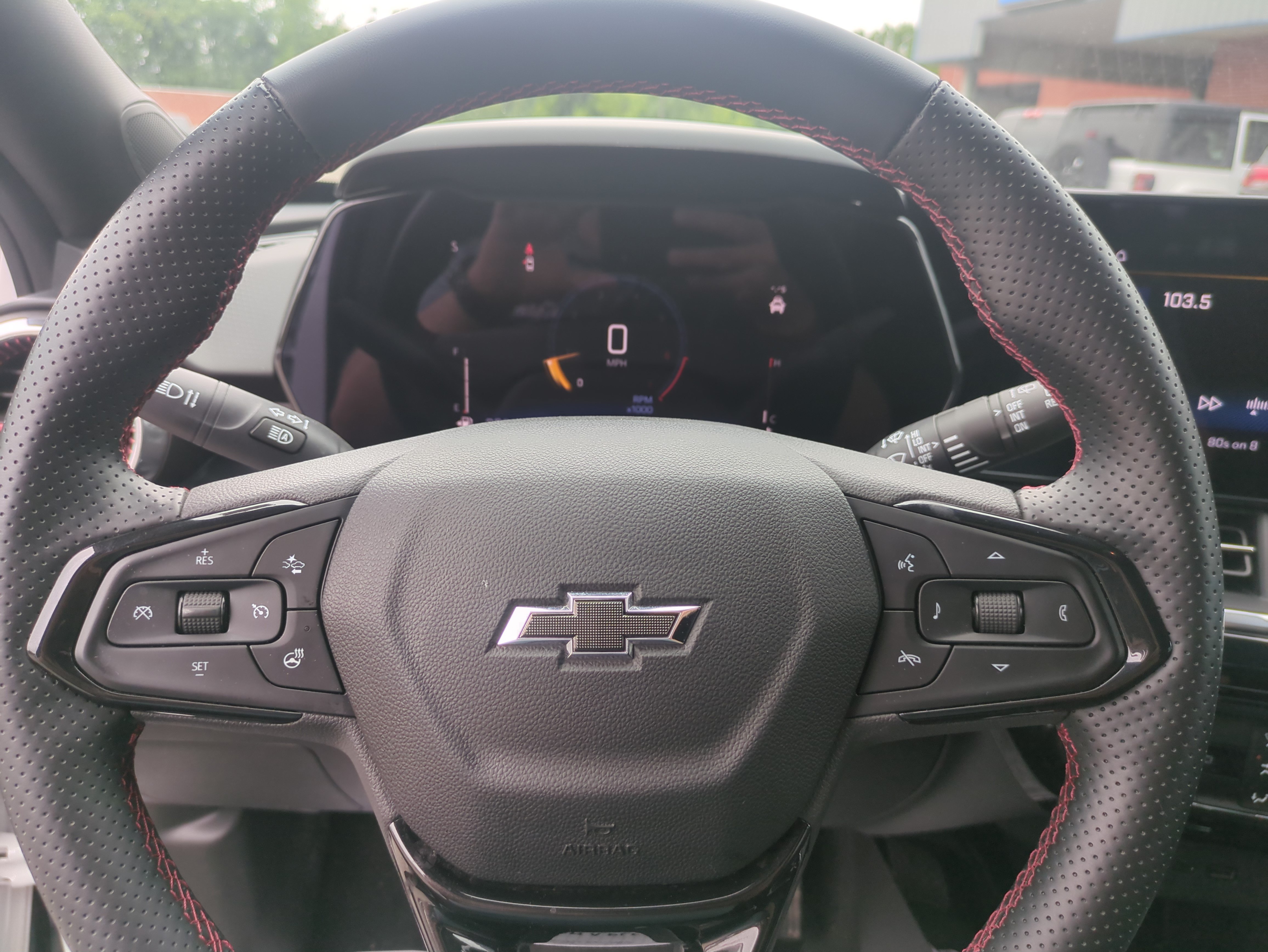 Used 2024 Chevrolet Trax RS FWD image 11