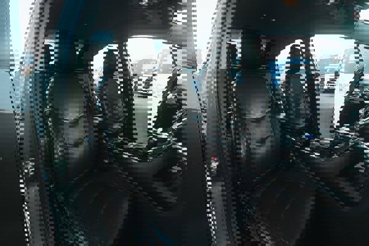 Used 2016 Chevrolet Volt Premier w/ Driver Confidence Package image 13