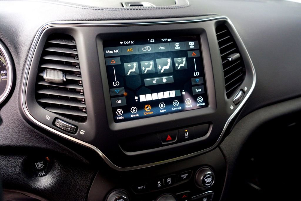 Used 2022 Jeep Cherokee Latitude Lux FWD image 20