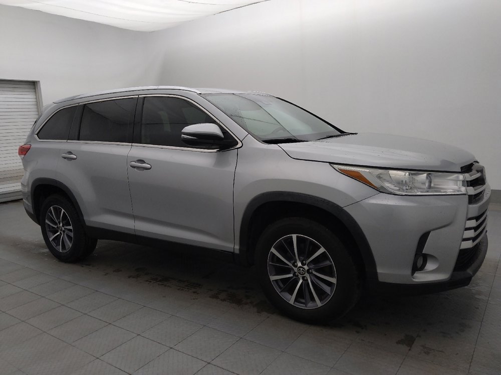 Used 2019 Toyota Highlander XLE FWD image 11