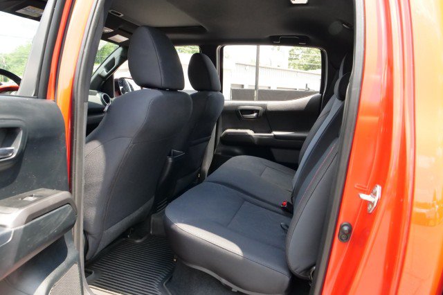 Used 2017 Toyota Tacoma TRD Sport w/ Premium & Technology Package AWD/4WD image 27