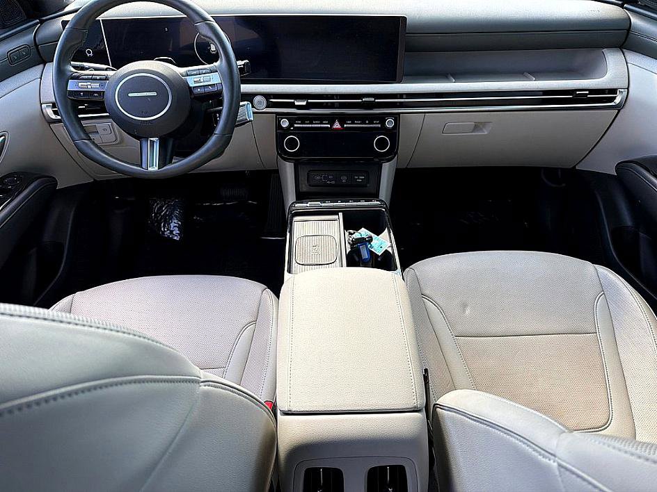 Certified 2025 Hyundai Tucson Limited image 6