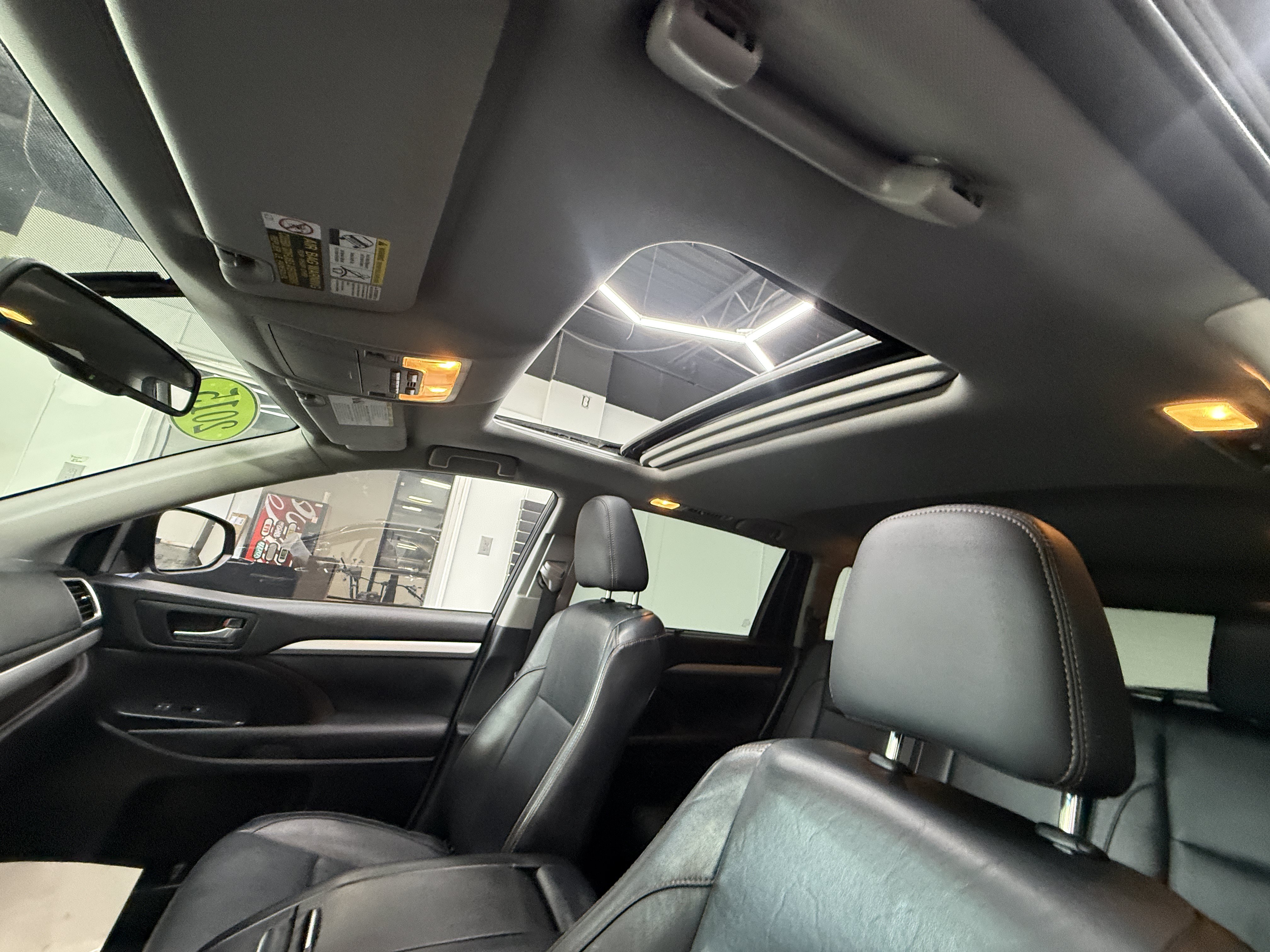 Used 2015 Toyota Highlander XLE AWD/4WD image 7