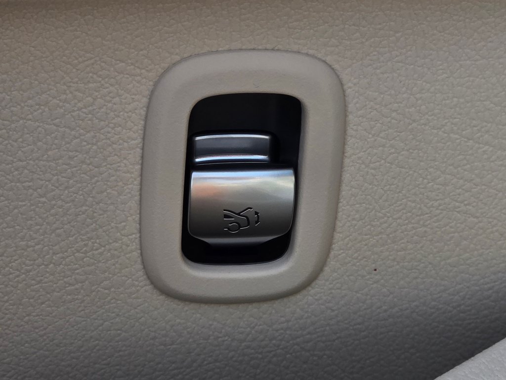 New 2026 Mercedes-Benz C 300 4MATIC Sedan image 36