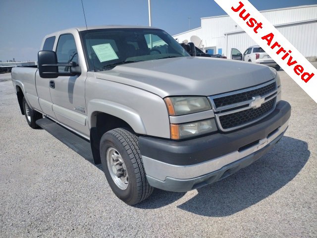 Used 2006 Chevrolet Silverado 2500 LT w/ Heavy-Duty Power Package image 5