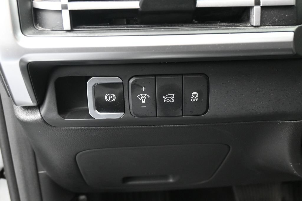 Used 2025 Hyundai Santa Fe SE FWD image 16