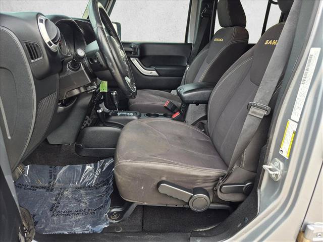 Used 2014 Jeep Wrangler Unlimited Sahara w/ Connectivity Group AWD/4WD image 14