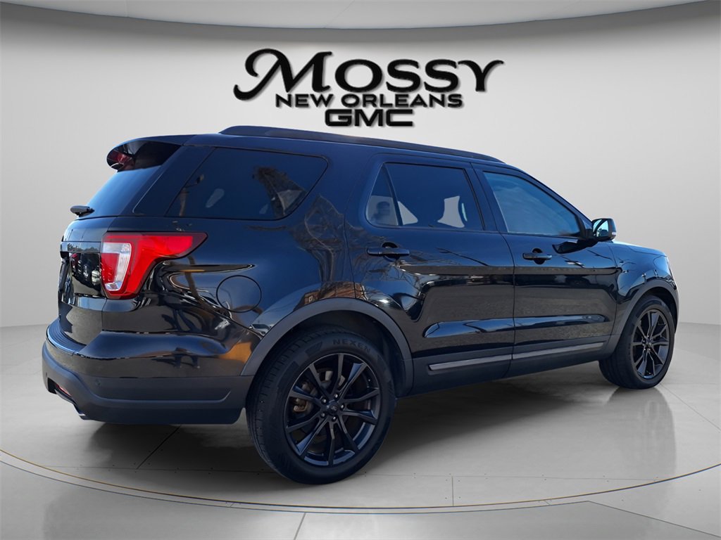 Used 2019 Ford Explorer XLT w/ Equipment Group 202A image 5