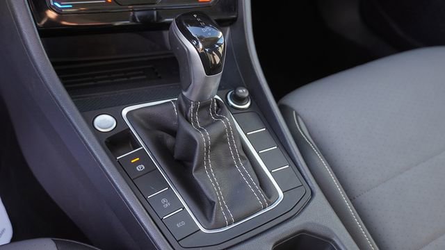 Used 2025 Volkswagen Jetta SE image 24