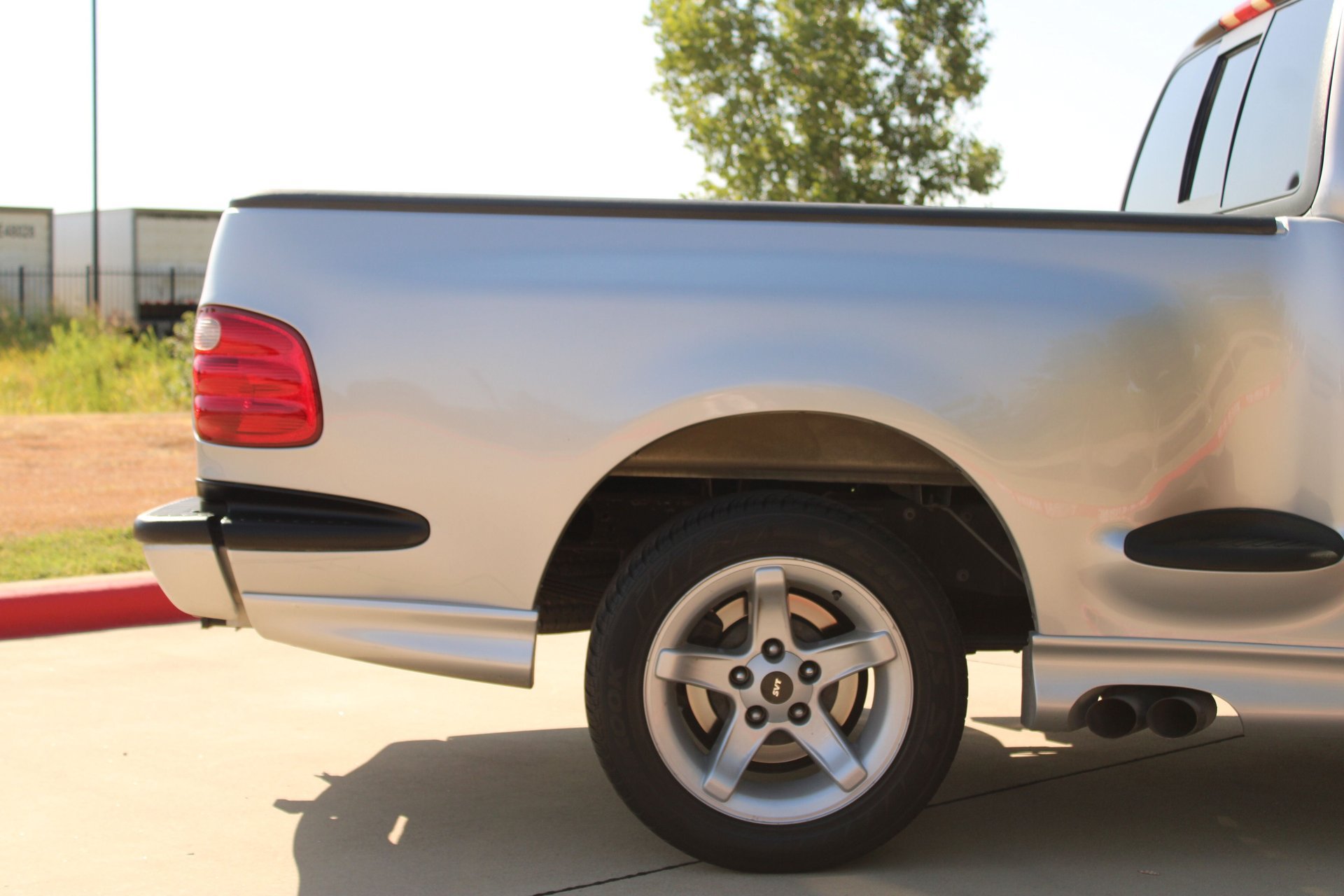 Used 2000 Ford F150 Lightning RWD image 31