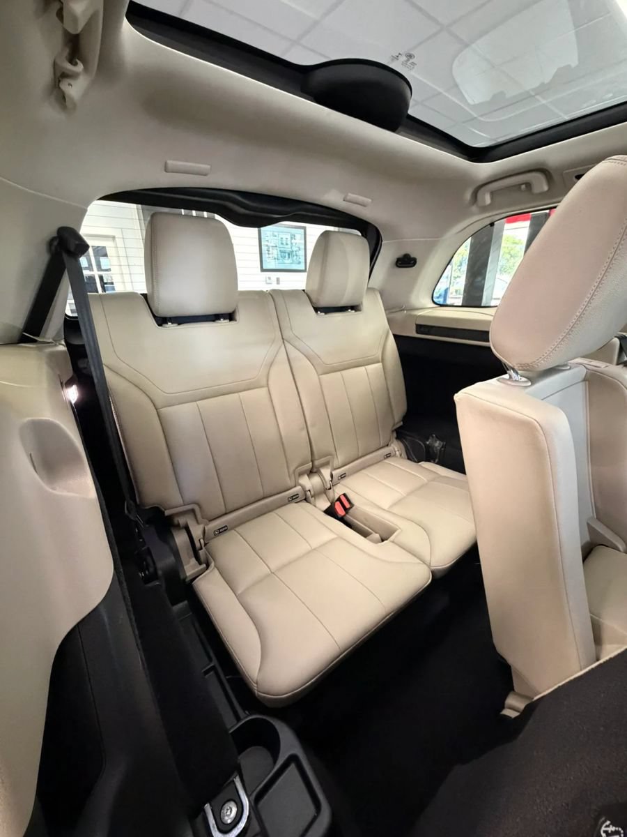 Used 2020 Land Rover Discovery SE AWD/4WD image 21