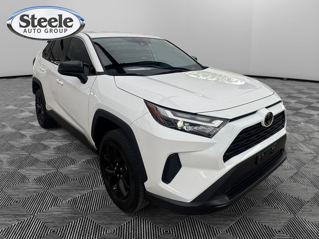 Used 2025 Toyota RAV4 LE FWD image 7