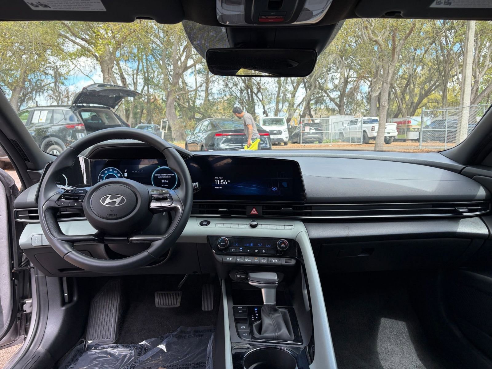 Used 2025 Hyundai Elantra Limited FWD image 35