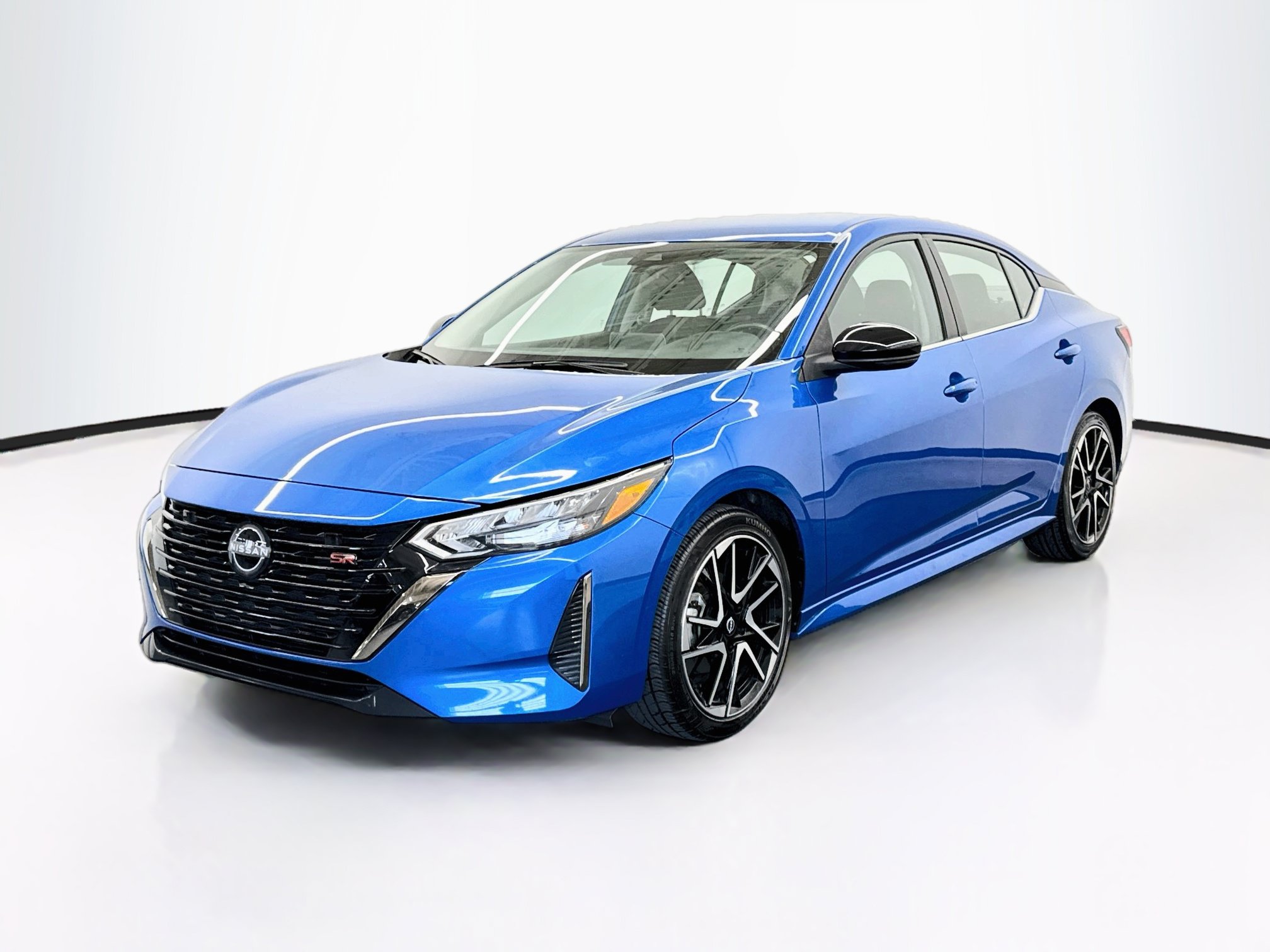 Used 2025 Nissan Sentra SR FWD image 3