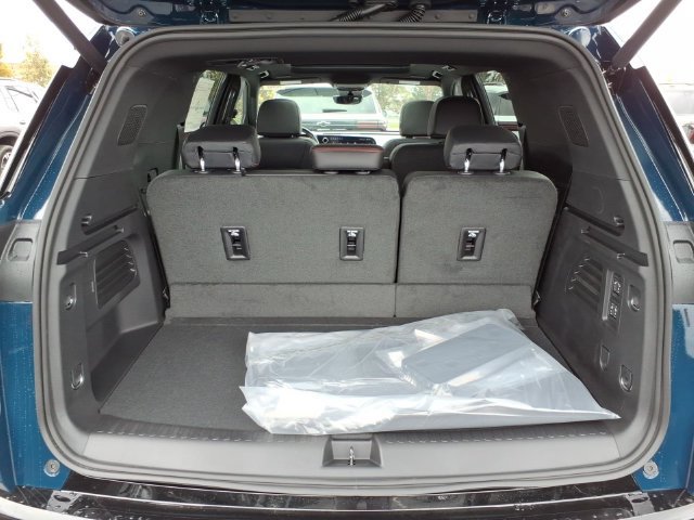 New 2027 Chevrolet Traverse RS w/ LPO, Floor Liner Package AWD/4WD image 11