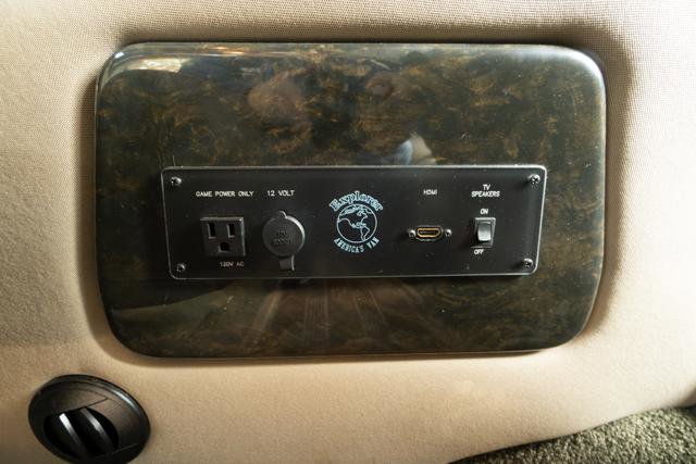 Used 2016 Ford Transit 150 XLT image 28