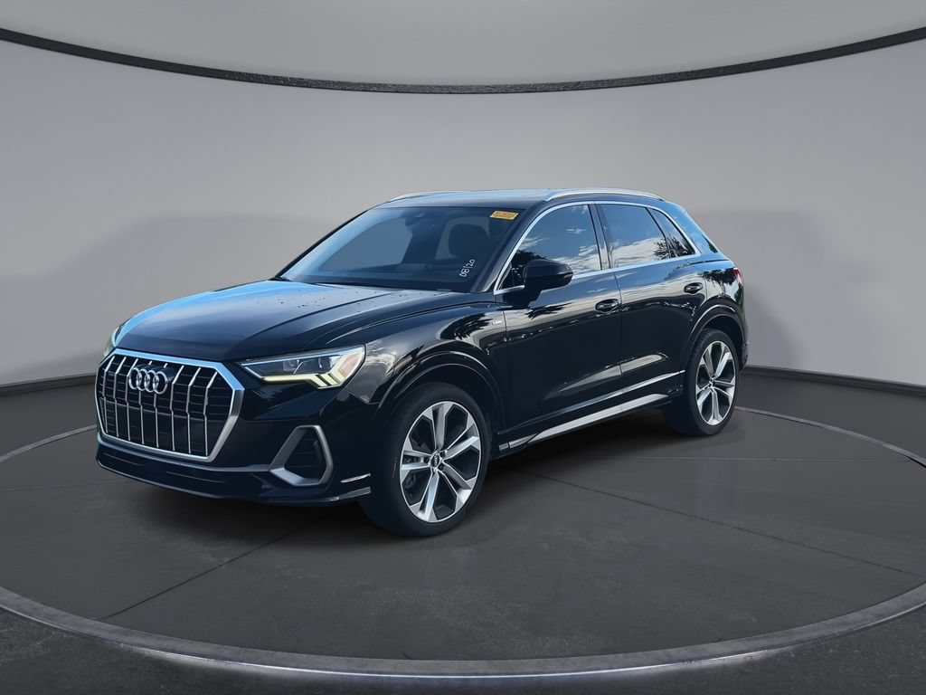 Used 2020 Audi Q3 2.0T Premium Plus w/ Premium Plus Package AWD/4WD image 4