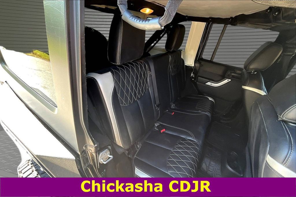 Used 2016 Jeep Wrangler Unlimited Rubicon w/ Connectivity Group image 22