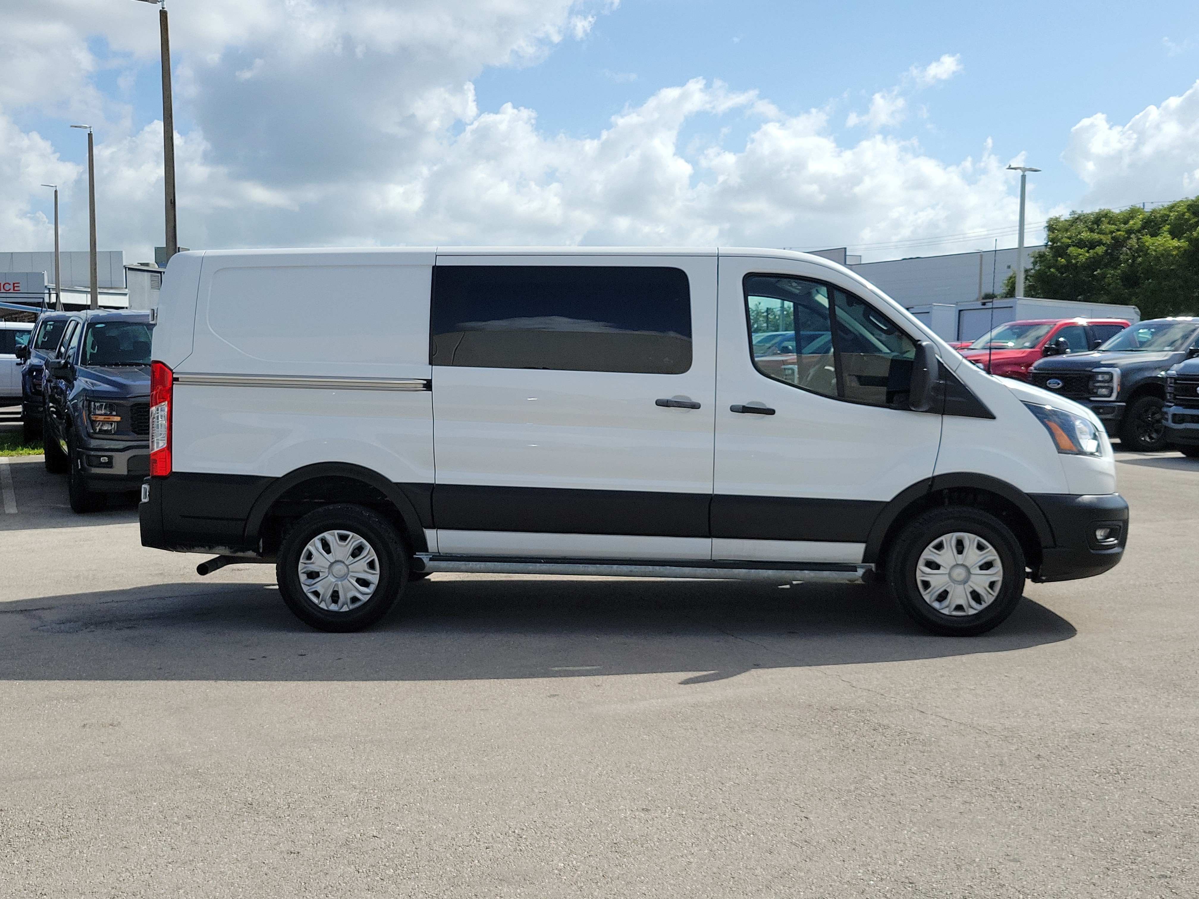 Used 2024 Ford Transit 250 Low Roof w/ Exterior Upgrade Package RWD image 4