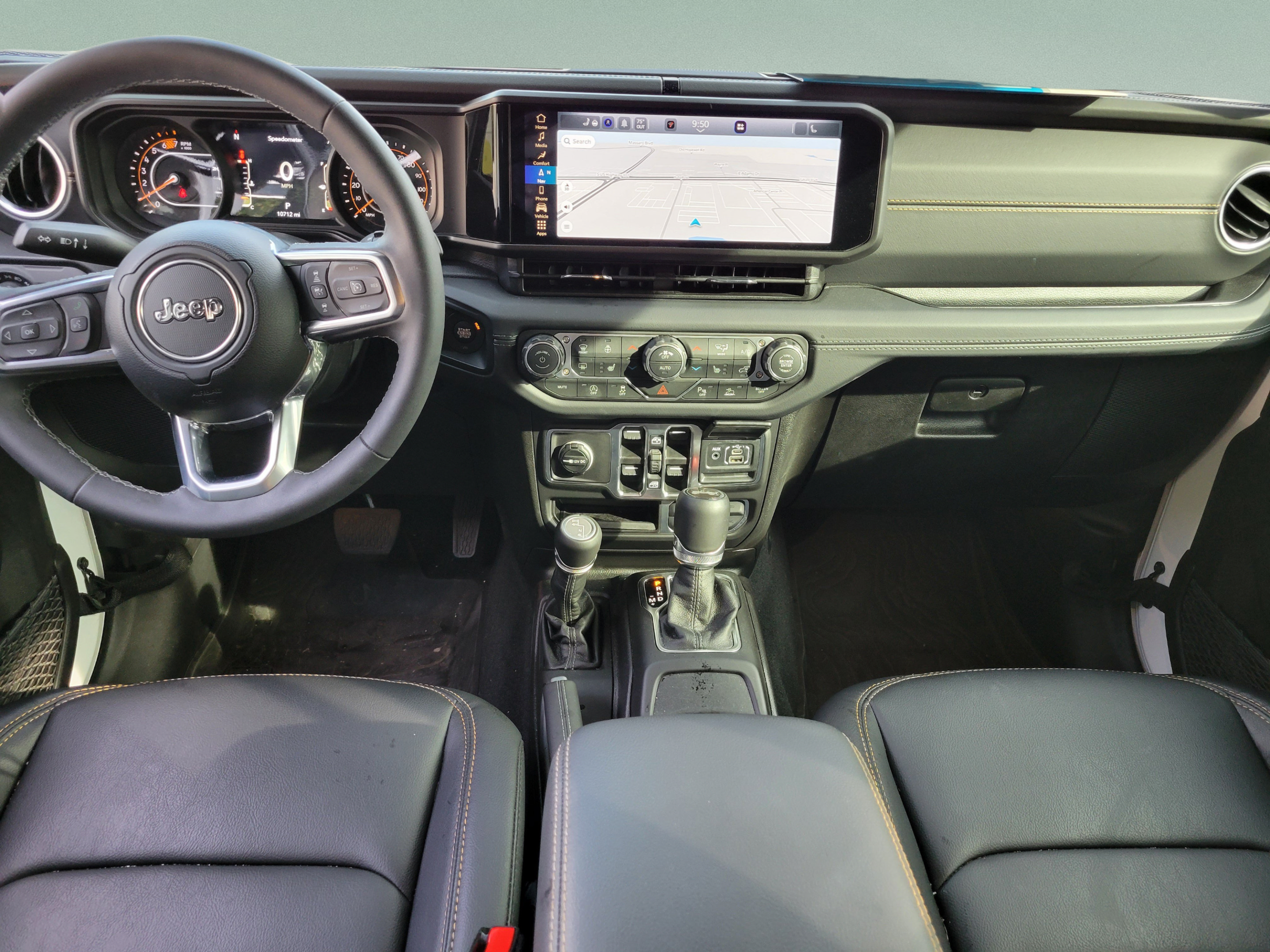 Used 2026 Jeep Wrangler Unlimited Sahara AWD/4WD image 9