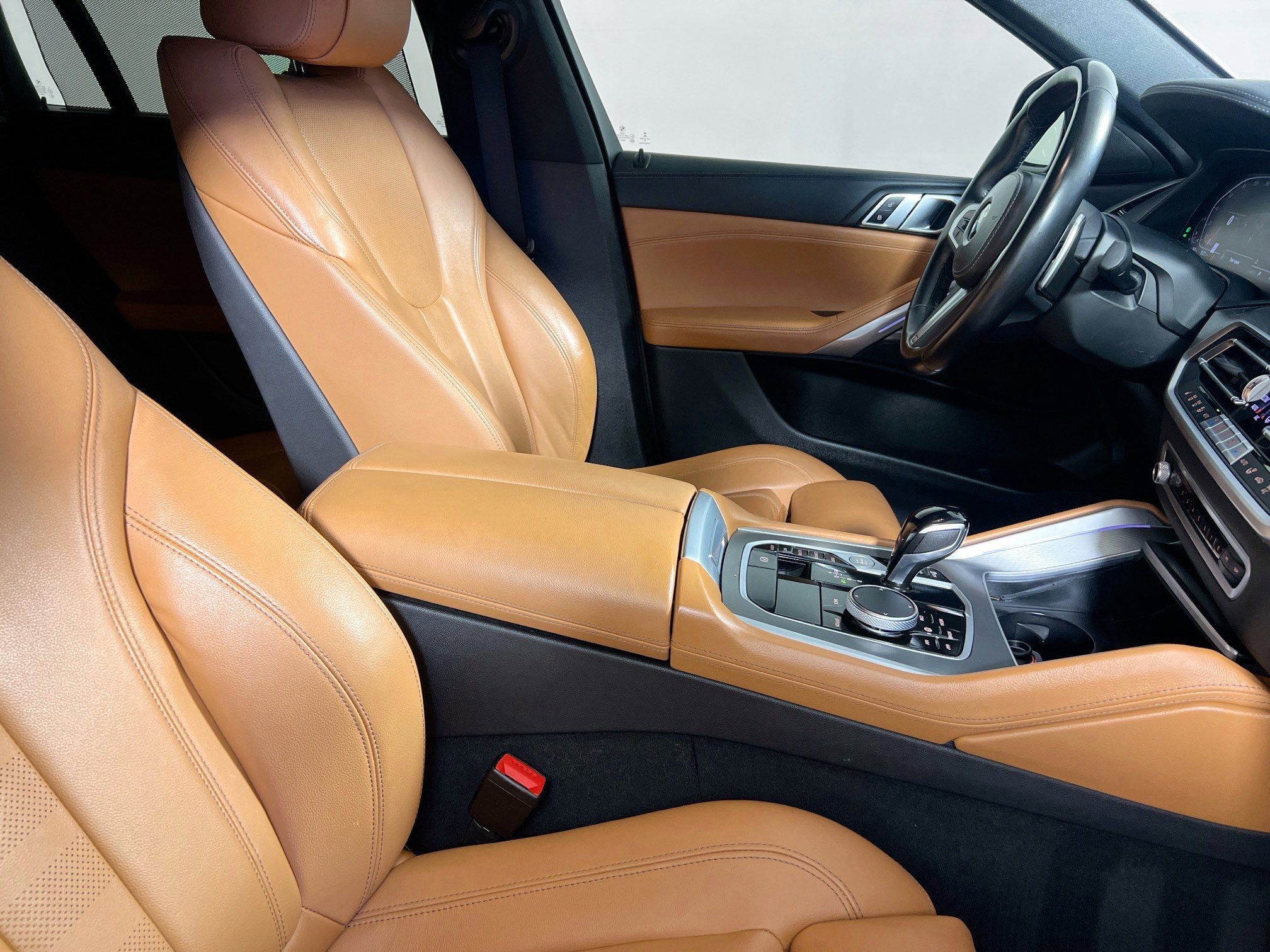 Used 2022 BMW X6 xDrive40i w/ M Sport Package AWD/4WD image 19