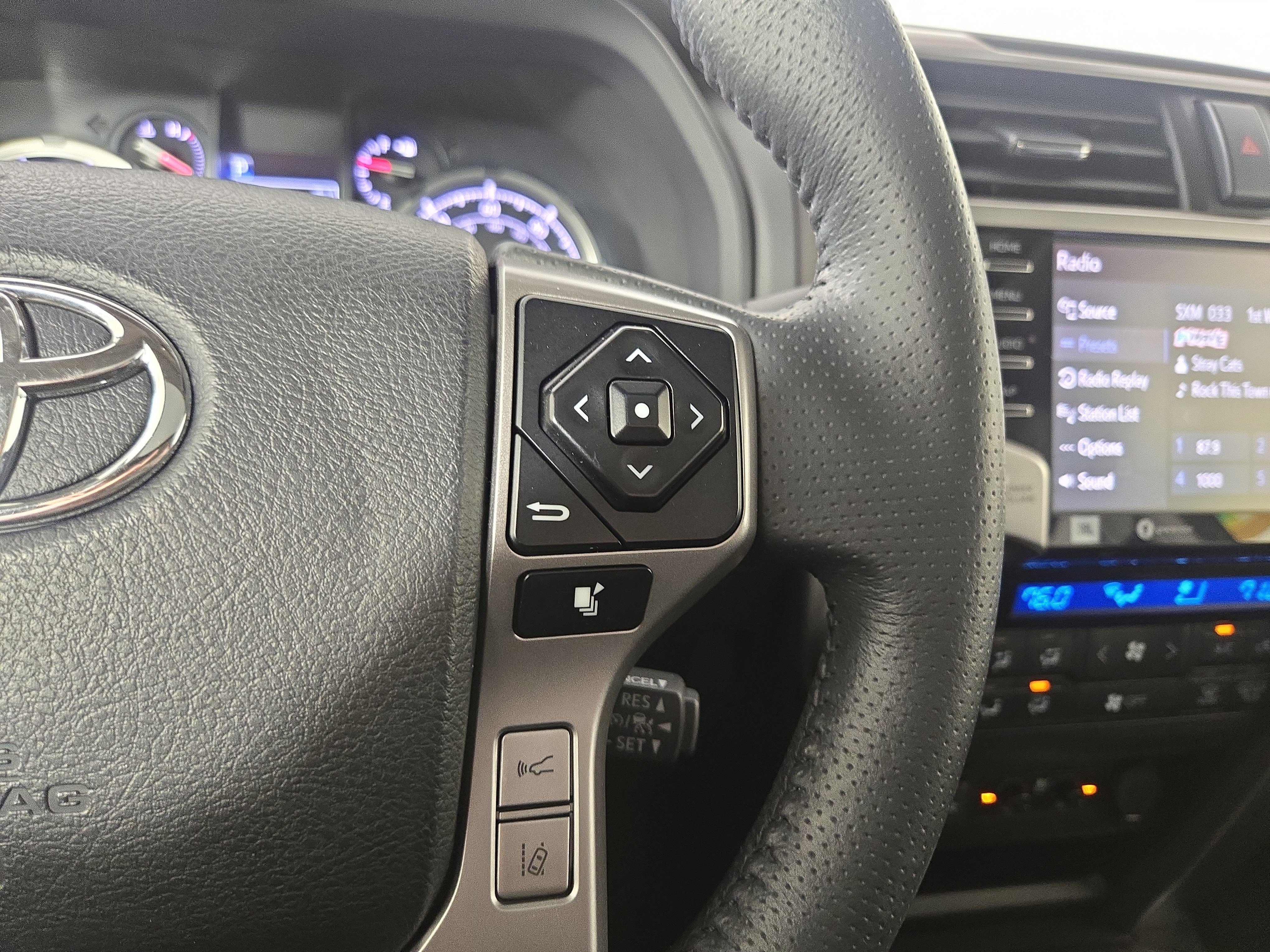 Used 2020 Toyota 4Runner Limited image 16