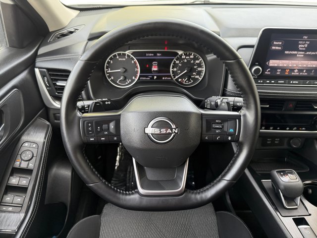 Used 2025 Nissan Rogue SV image 14