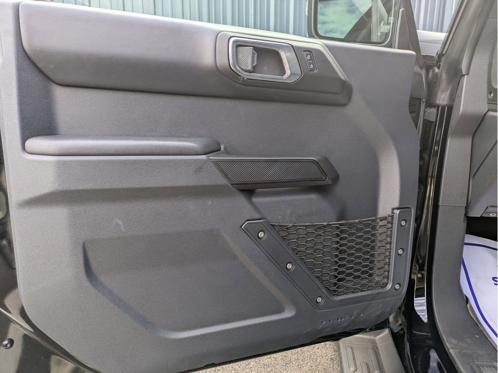 Used 2025 Ford Bronco Outer Banks image 11