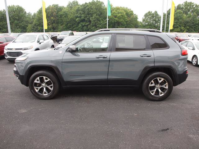 Used 2014 Jeep Cherokee Trailhawk w/ Comfort/Convenience Group AWD/4WD image 3