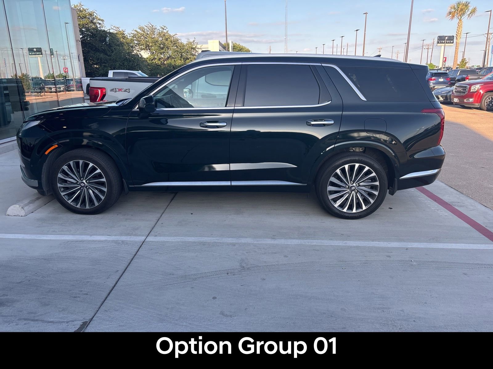Used 2024 Hyundai Palisade Calligraphy AWD/4WD image 4