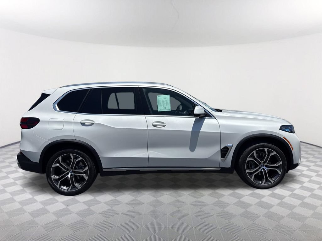 Certified 2024 BMW X5 xDrive40i w/ Premium Package AWD/4WD image 3