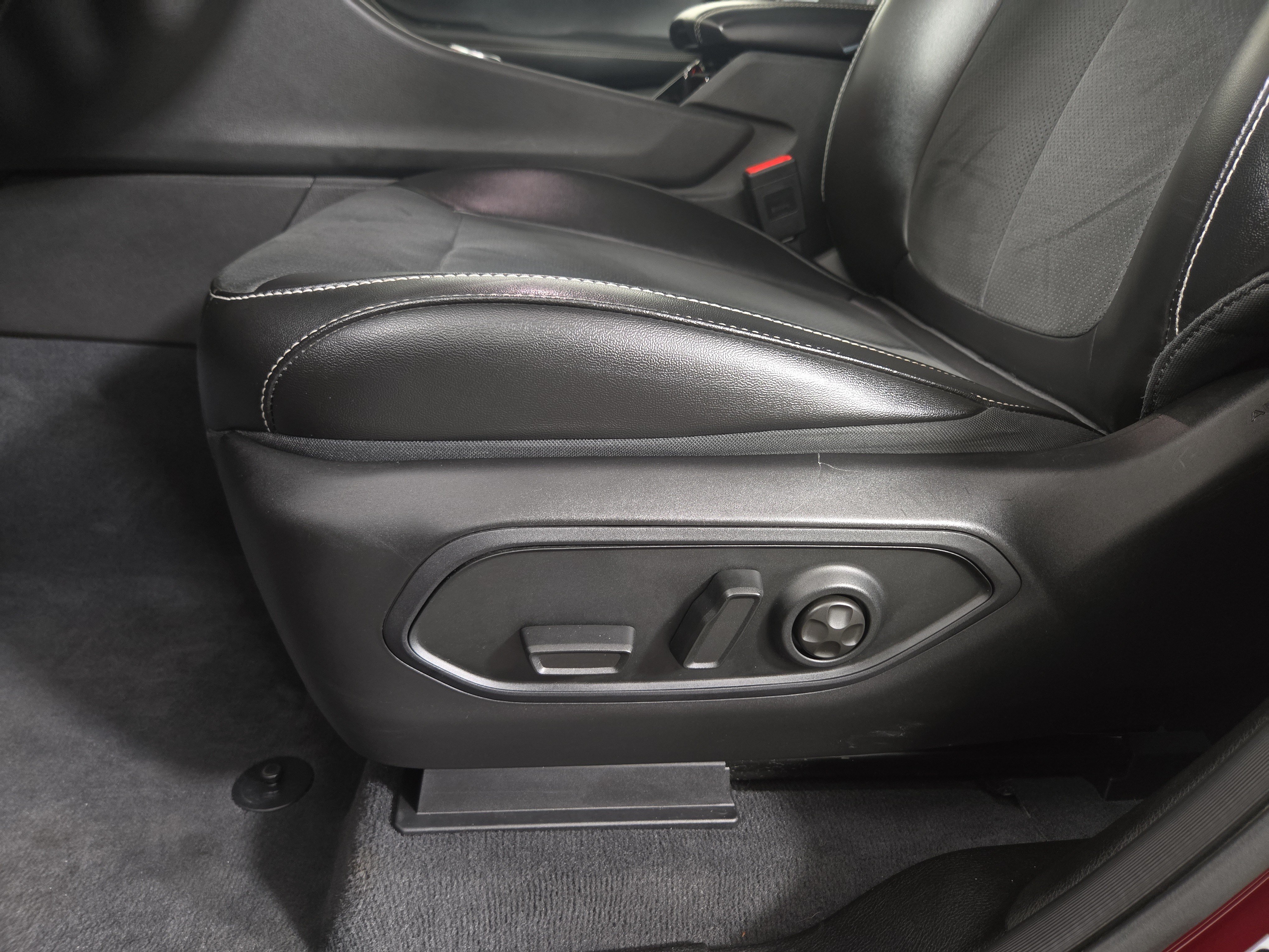 Used 2023 Jeep Grand Cherokee L Laredo AWD/4WD image 32