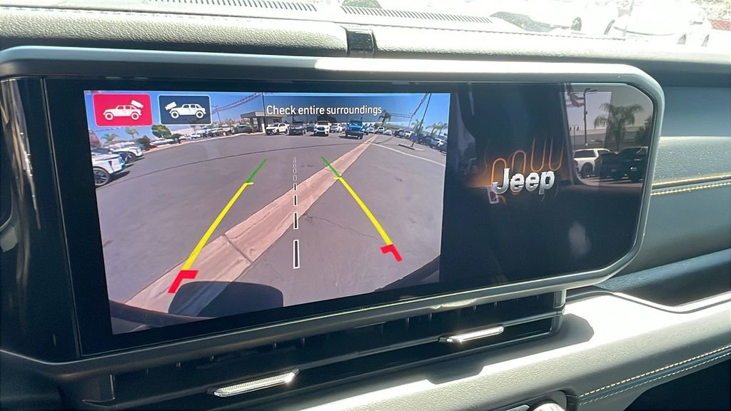 Used 2024 Jeep Wrangler Unlimited Sahara w/ Technology Group AWD/4WD image 22