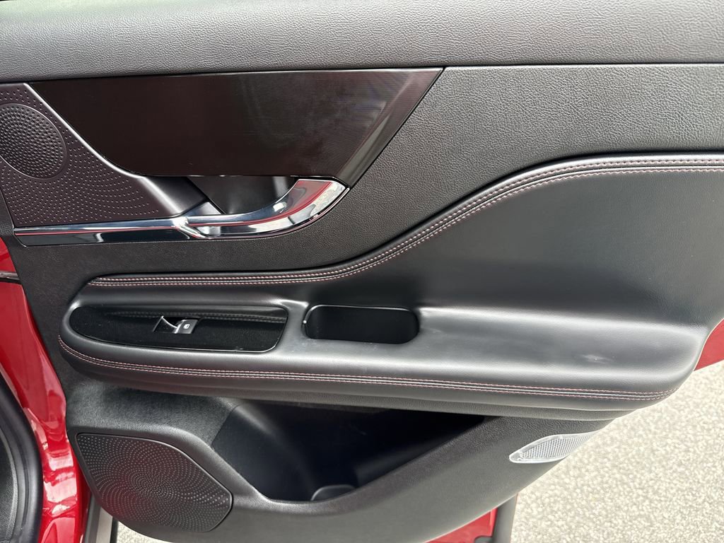 Used 2025 Lincoln Corsair Grand Touring w/ Equipment Group 301A image 16