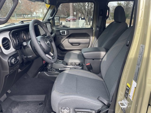 Used 2025 Jeep Gladiator Willys image 13
