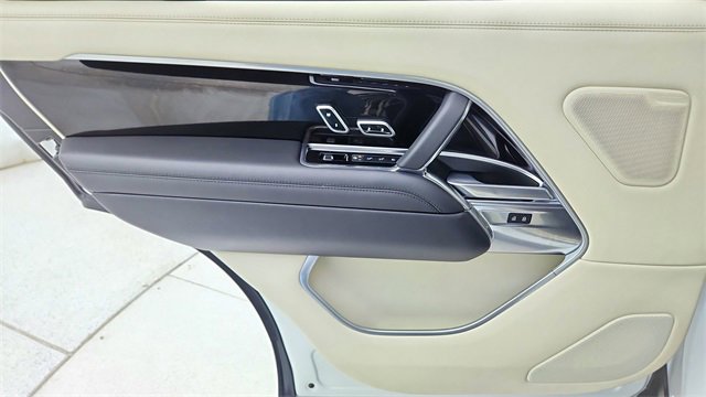 Used 2023 Land Rover Range Rover Long Wheelbase Autobiography image 30