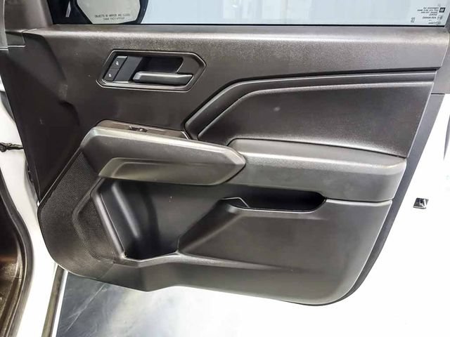 Used 2025 Chevrolet Colorado Trail Boss w/ Midnight Edition AWD/4WD image 31