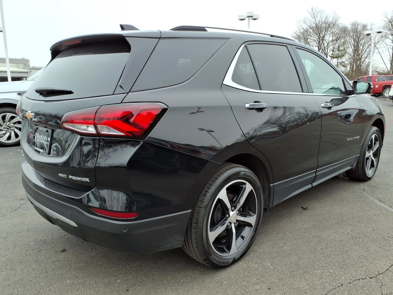 Used 2023 Chevrolet Equinox Premier image 7