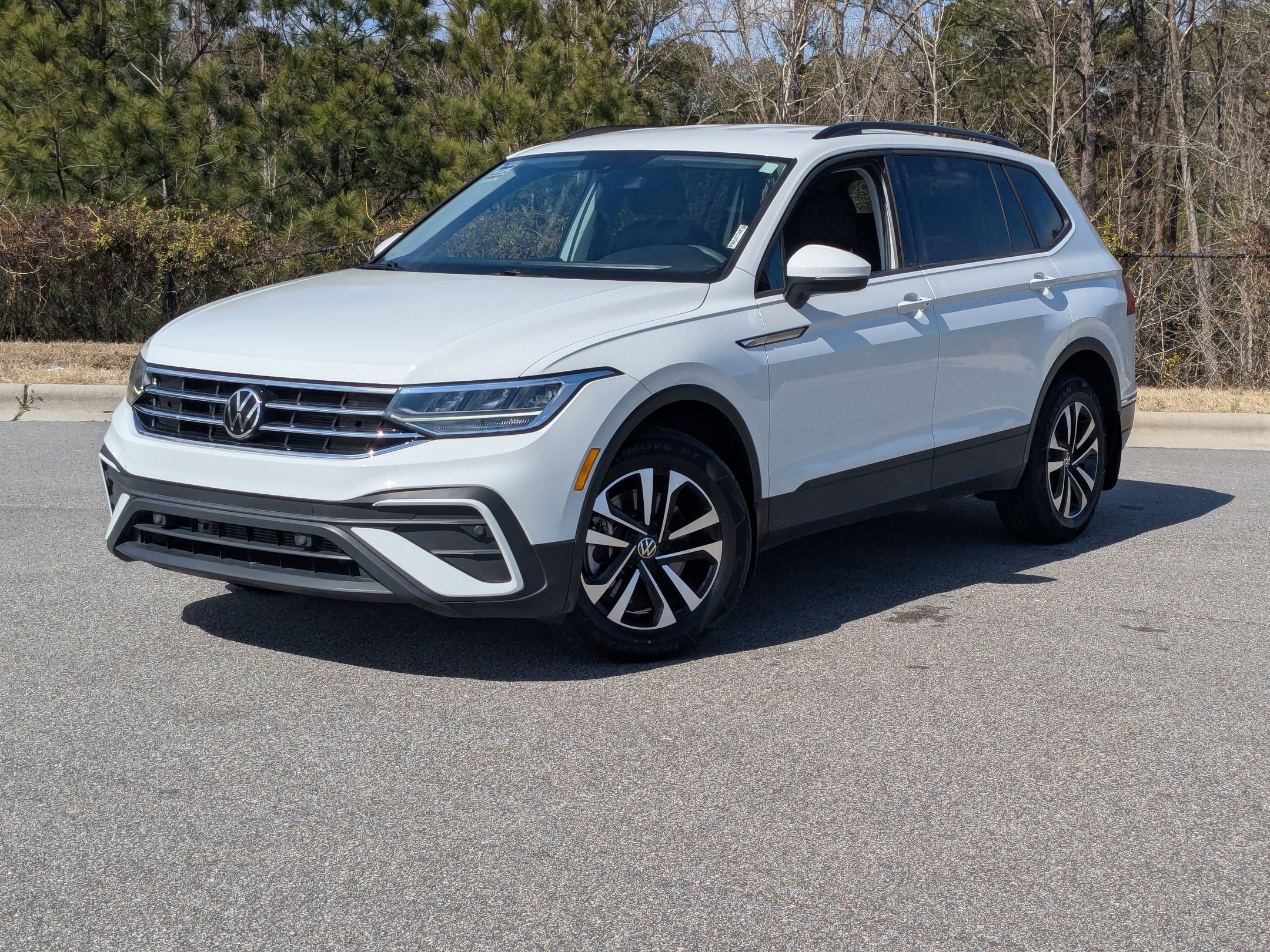 Used 2023 Volkswagen Tiguan S image 1