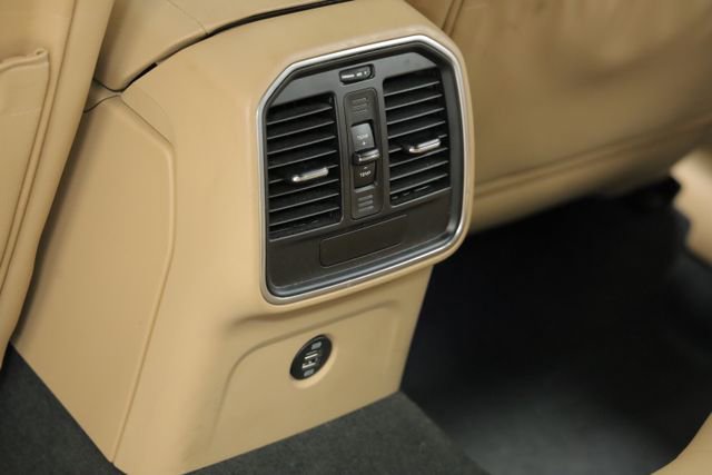 Used 2018 Porsche Macan image 35