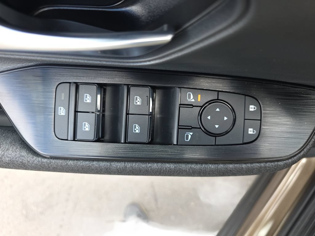 New 2026 Nissan Kicks SV w/ SV Premium Package AWD/4WD image 27