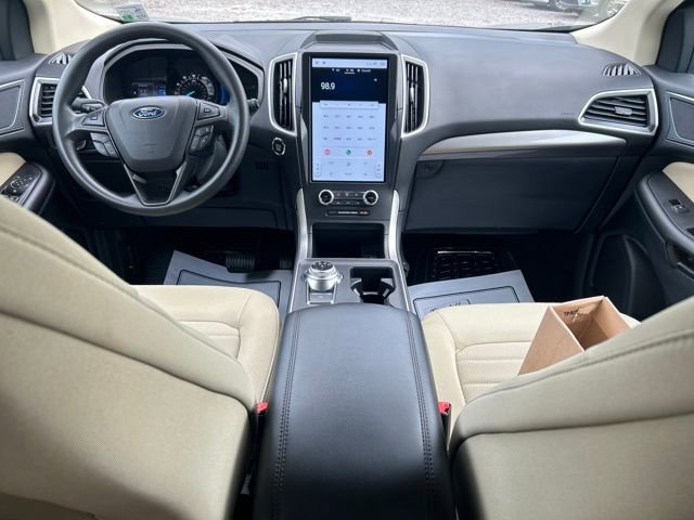 Used 2024 Ford Edge SE image 11