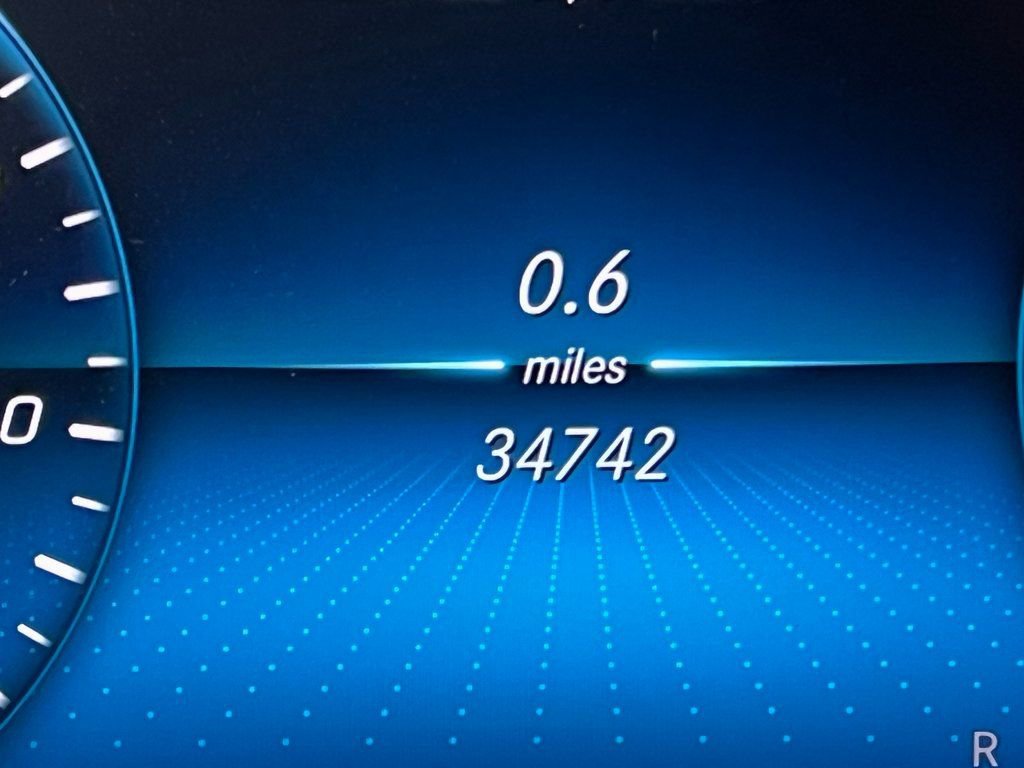 Used 2022 Mercedes-Benz GLC 300 GLC 300 image 2