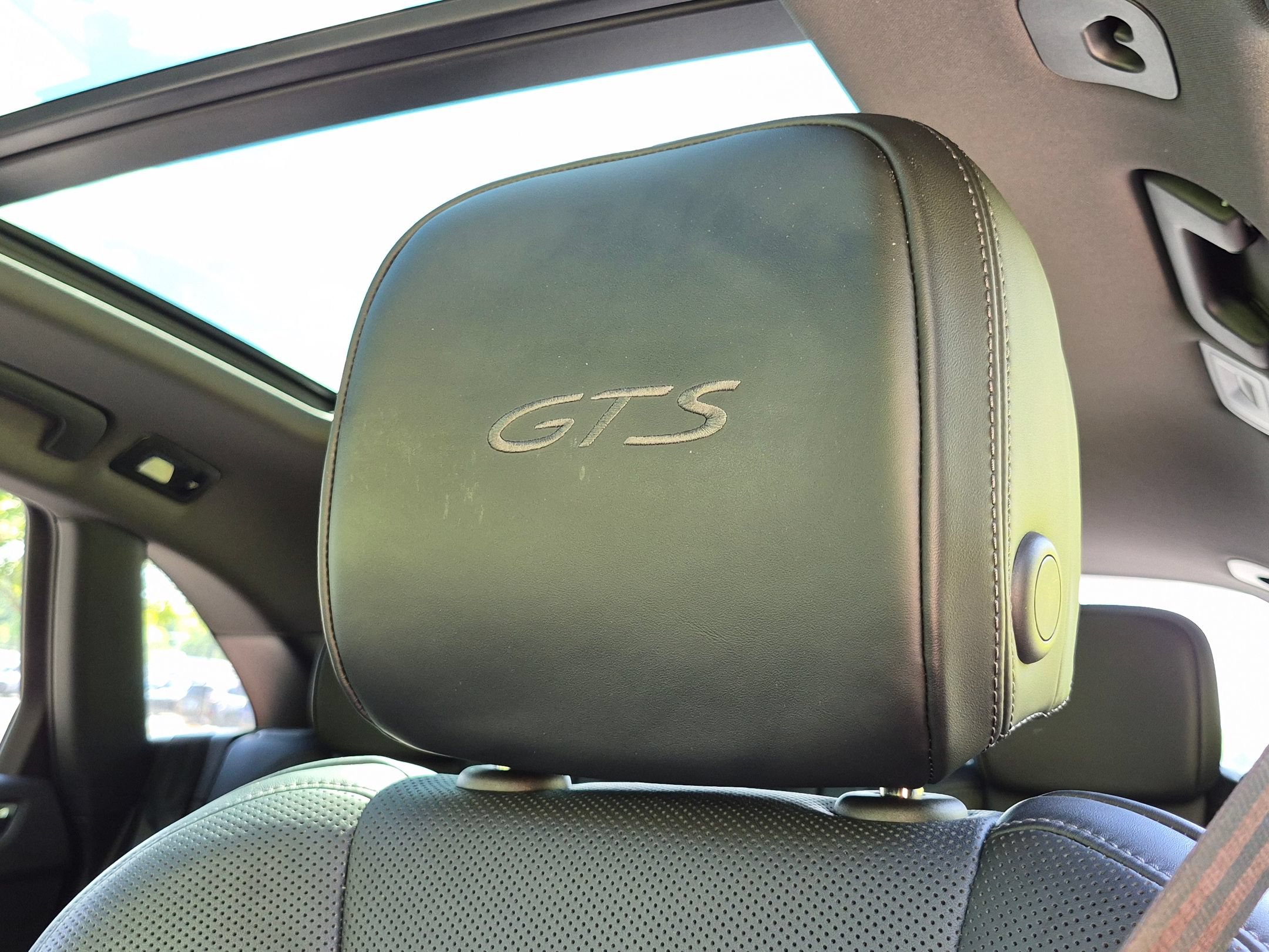 Certified 2023 Porsche Macan GTS AWD/4WD image 6