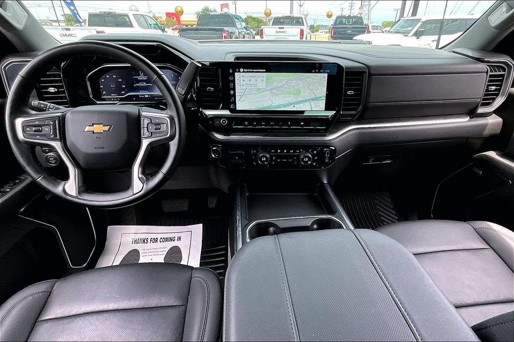 Used 2025 Chevrolet Silverado 2500 LTZ w/ LTZ Convenience Package AWD/4WD image 20